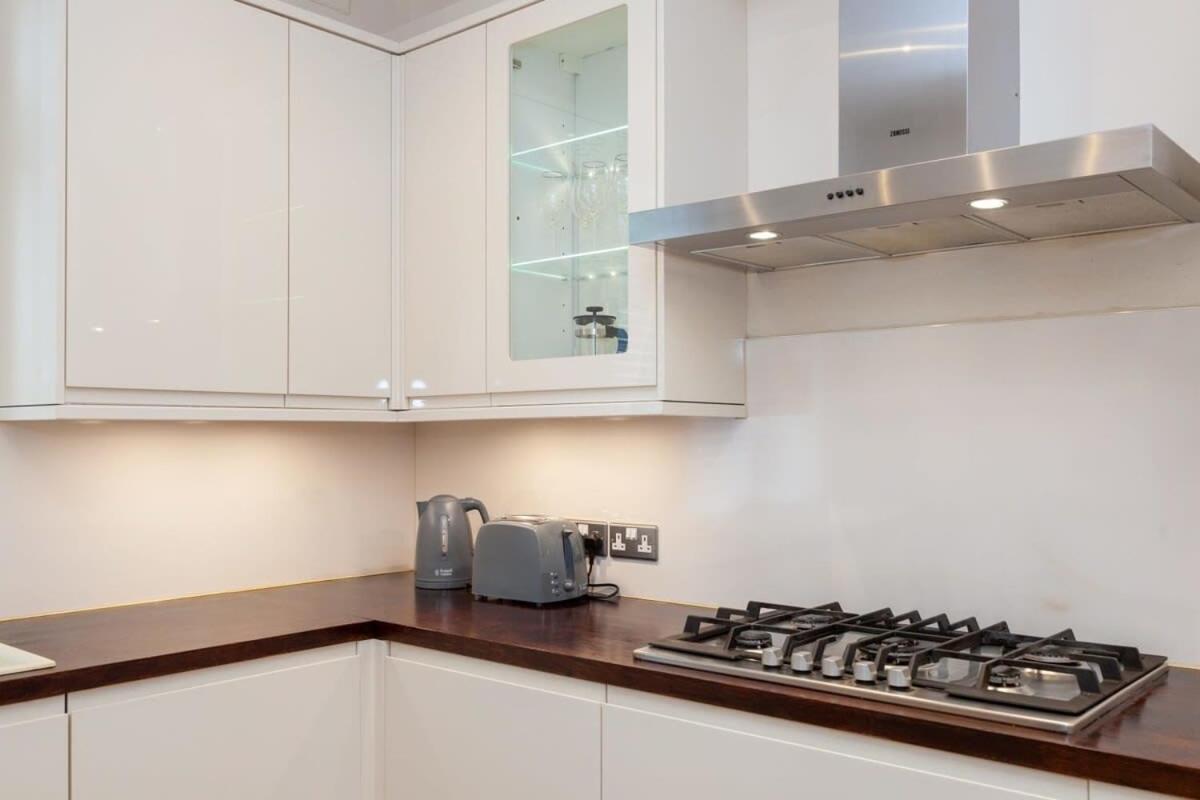 Spacious 2 Bedroom Maisonette In Stratford Appartamento Londra