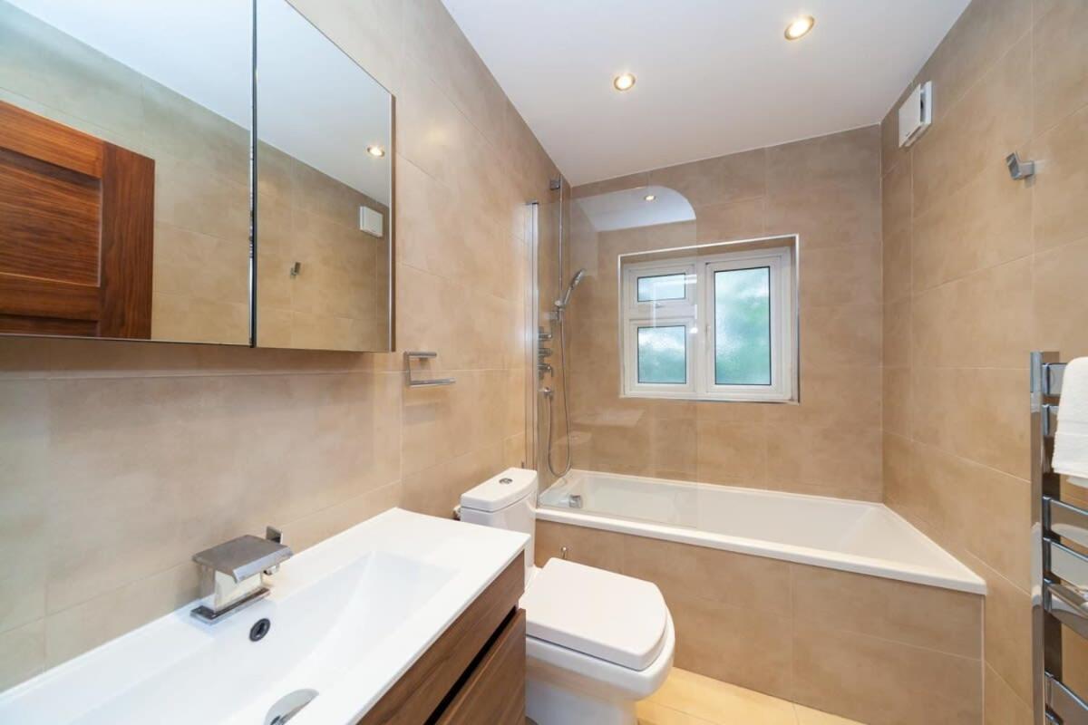 Spacious 2 Bedroom Maisonette In Stratford Appartamento *