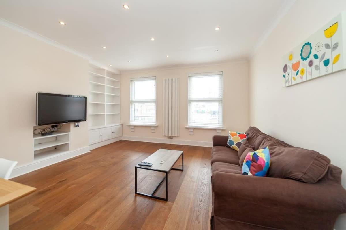 Spacious 2 Bedroom Maisonette In Stratford Appartamento